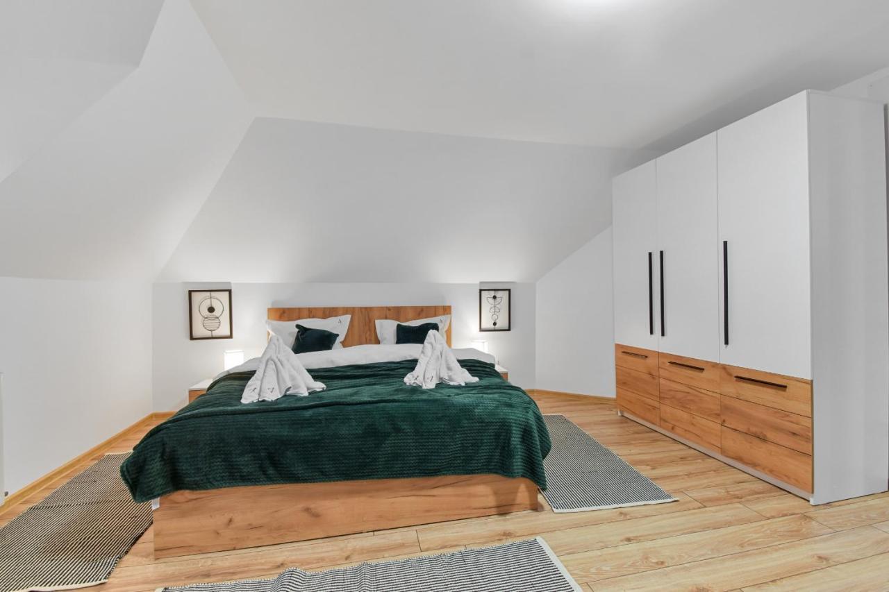 Two Bedrooms Hytta Apartment Sinaia Bagian luar foto