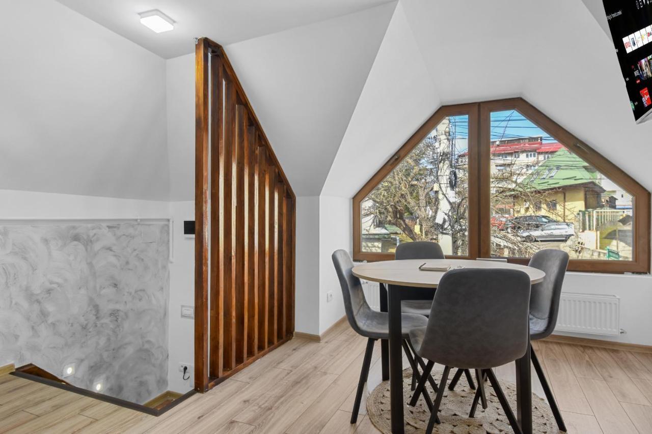 Two Bedrooms Hytta Apartment Sinaia Bagian luar foto