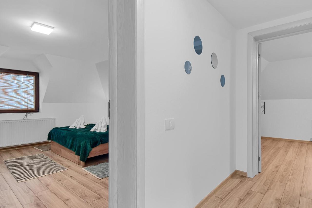 Two Bedrooms Hytta Apartment Sinaia Bagian luar foto