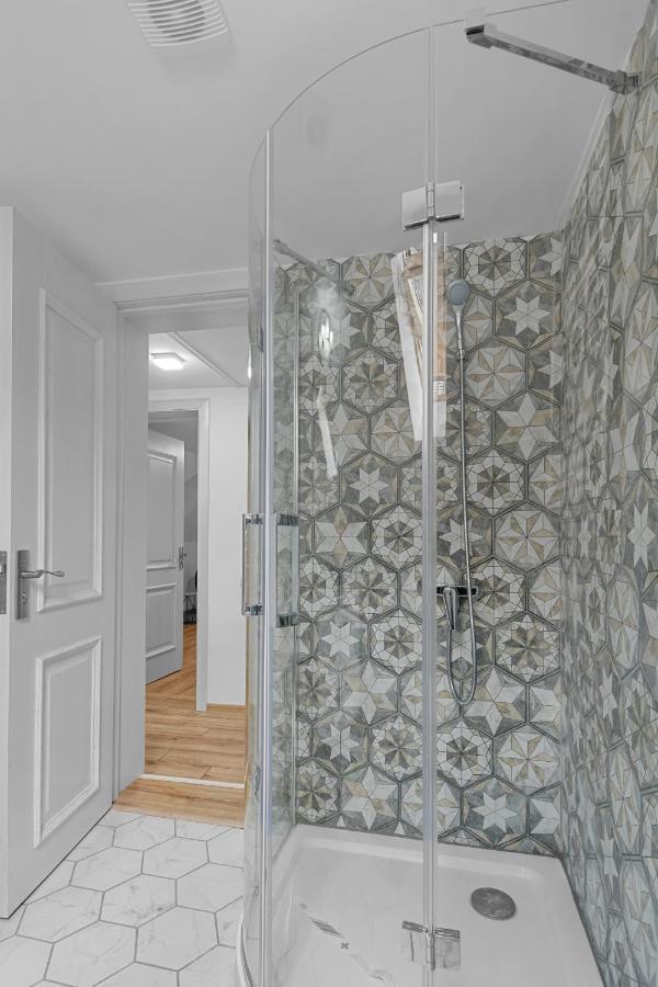 Two Bedrooms Hytta Apartment Sinaia Bagian luar foto