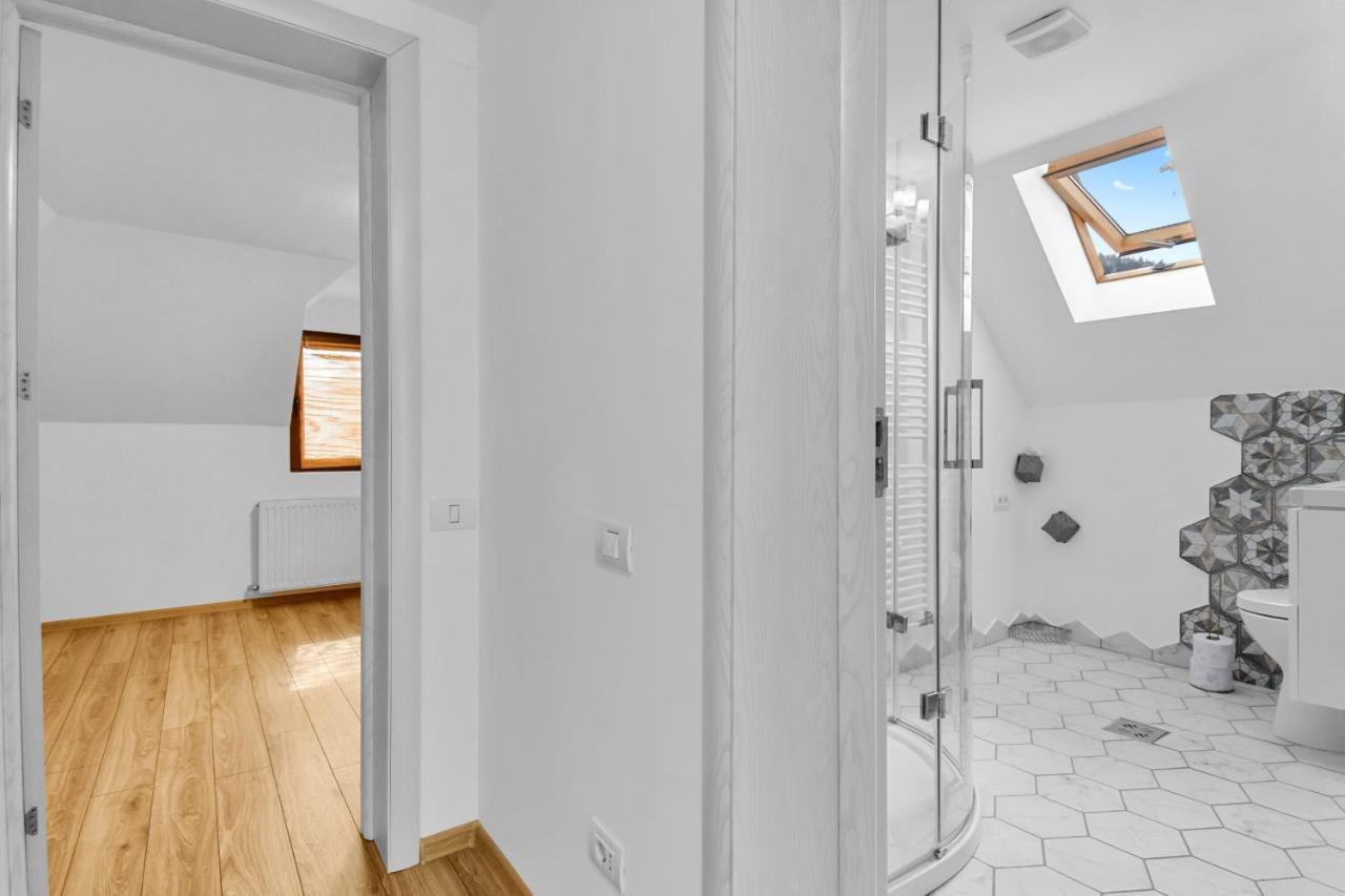 Two Bedrooms Hytta Apartment Sinaia Bagian luar foto